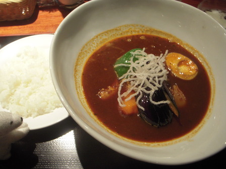 やわらか骨付きチキンのスープカレー(黒)