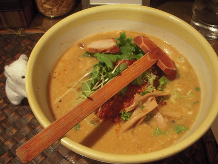 魔女麻醤麺