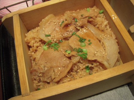 知床豚丼風セイロ膳