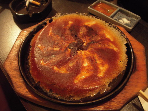 黒豚コラーゲン鉄鍋餃子