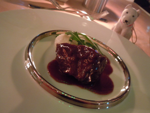 国産牛ホホ肉の赤ワイン煮込み