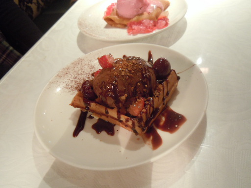 焼きたてワッフル