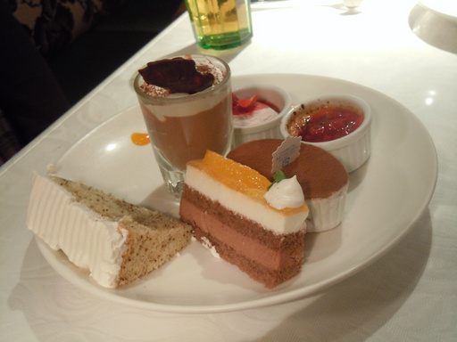 ケーキお替り