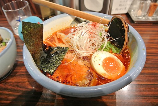 紅醤油麺