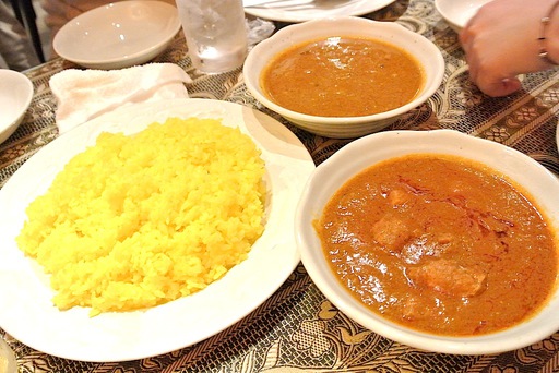 チキンカレー、シーフードカレー、サフランライス