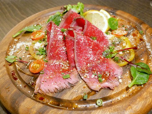 牛肉のパルメザンカルパッチョ～自家製醤油の特製ソース～