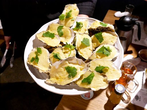 セカウマ蒸したて蒲鉾、牡蠣の煎り酒とともに