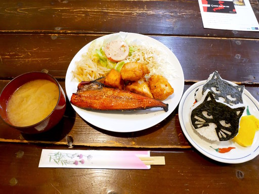 猫むすび御膳