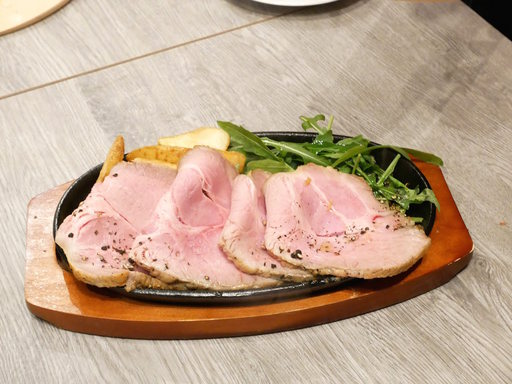 旨味熟成せせらぎ豚のしっとりローストポーク