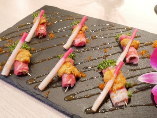 にいがた和牛の三陸産うに巻き