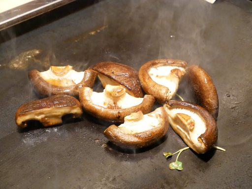 鳥取県産肉厚大かさ椎茸
