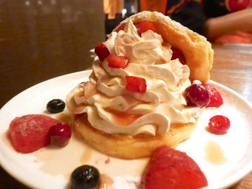 ストロベリーブルーベリーパンケーキ
