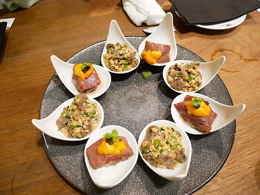 牡蠣と和牛のウニキャビアのせ、和牛と牡蠣の納豆
