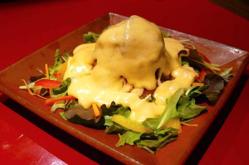 ローストビーフポテサラ とろのびチーズソース
