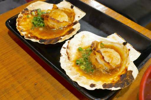 活きホタテのバター醤油焼き