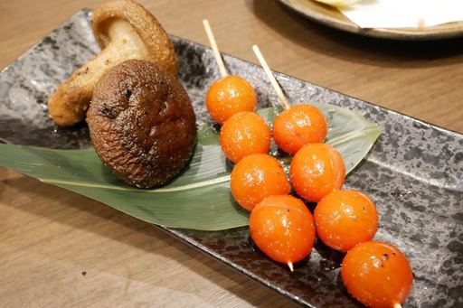 プチトマト串、肉厚しいたけ