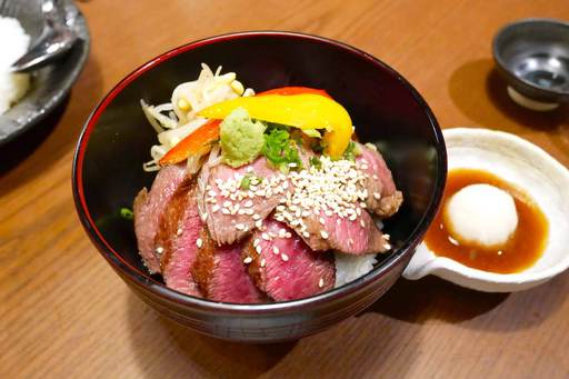 和牛ステーキ丼