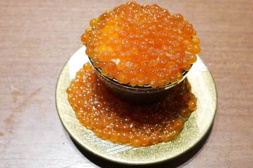 名物【こぼれいくら飯】