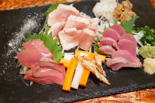 鶏刺し三種盛り