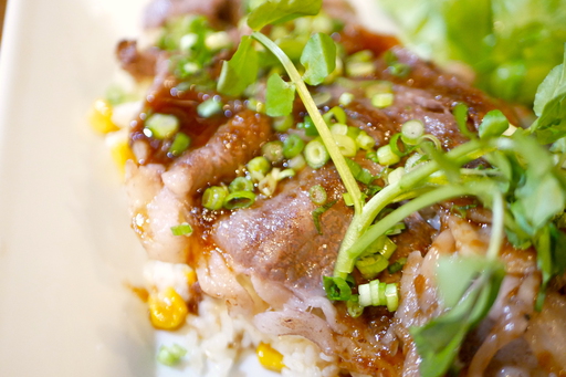 幸せ絆牛リブロース丼