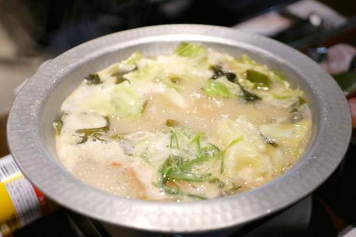 熟成地きんめ鯛しゃぶしゃぶ  貝出汁白湯仕立て