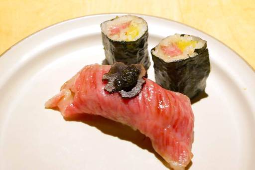 和牛の握り トリフ、キャビア