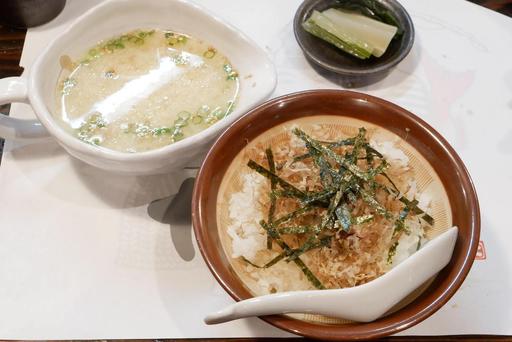 名物にゃんこ飯