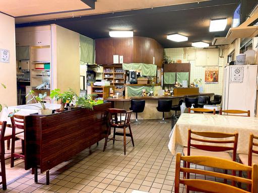 カレーヤ店内