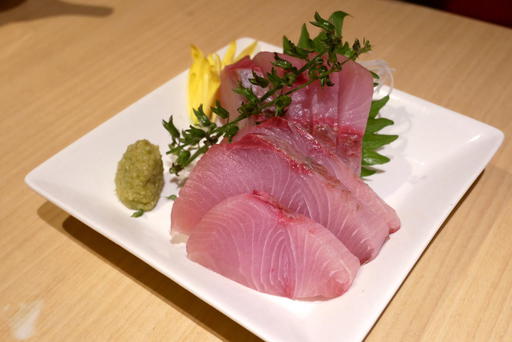 天然鰤の刺身