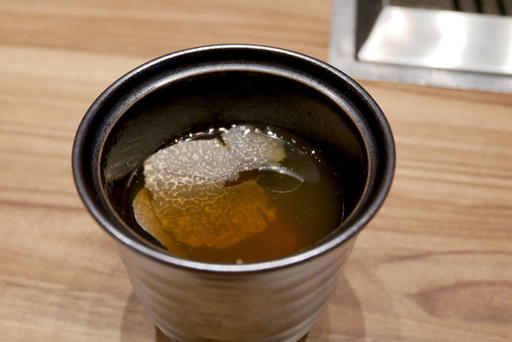 トリュフの和牛コンソメスープ