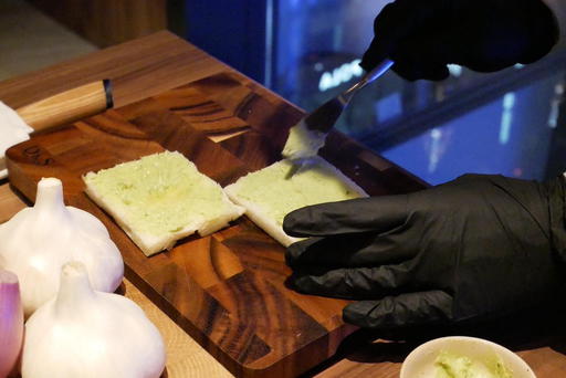 青唐辛子の牛ヒレカツサンド 塗り