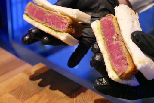 青唐辛子の牛ヒレカツサンド どうよ