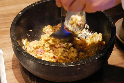 厳選和牛とカレーの石焼きチーズリゾット 混ぜ