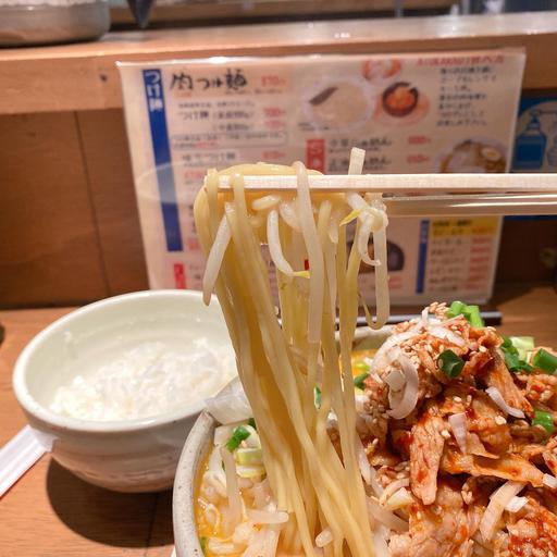 豚みそラーメン麺上げ