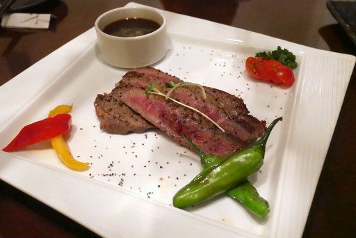 炭火焼和牛のステーキ