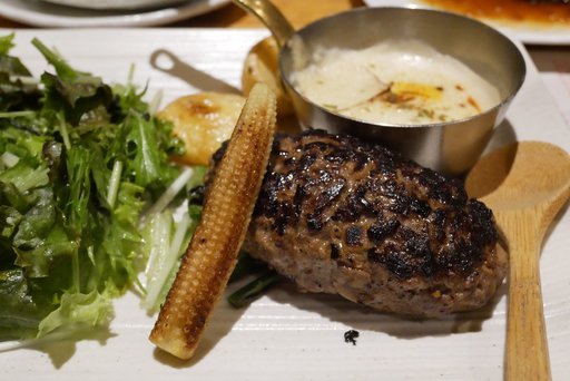 色々チーズの濃厚ハンバーグ ブラウンスイス牛