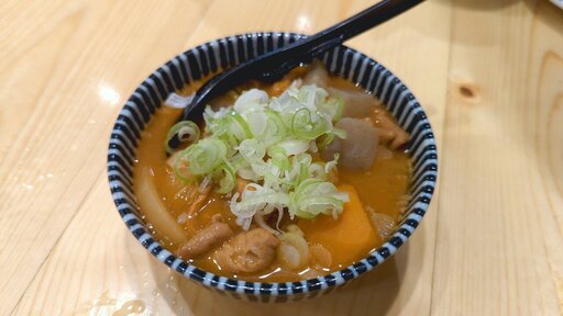 辛辛モツ煮込み