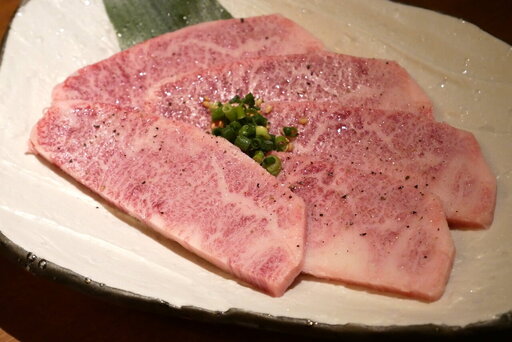 和牛霜降りカルビ 