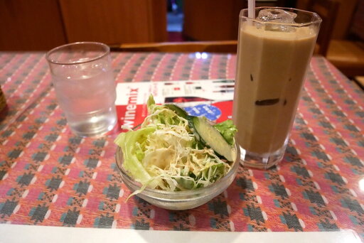 チャイとサラダ