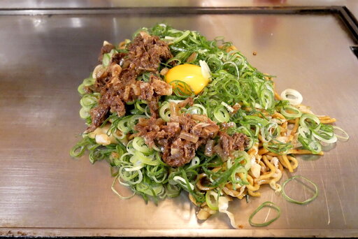 ぼっかけ焼きそば+ネギたまトッピング