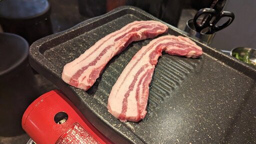 名物サムギョプサル肉