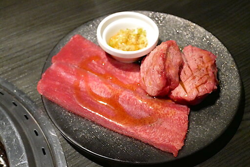 厚切り上タン ネギ塩添え、薄切りタン
