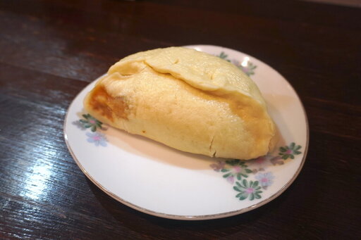 おばあちゃんのふわふわ大きな蒸し餃子