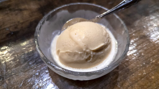 焦がしヘーゼルナッツのアイスクリーム