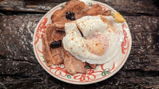 自家製チャーシューエッグ 豆鼓ソースがけ