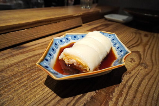 名物！揚げ湯葉と海老の腸粉