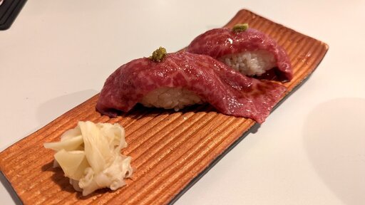 尾崎牛の炙り肉寿司