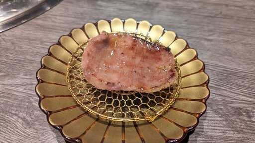 近江牛特上牛タン　フォアグラバター醤油