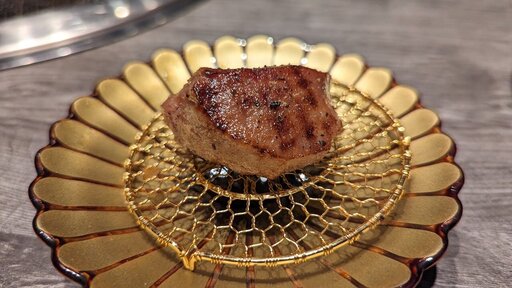 近江牛特上タン　厚切りタン元昆布締め