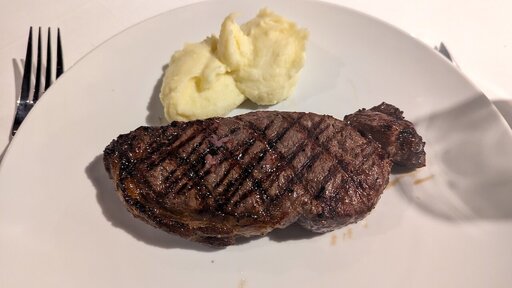 USプライムサーロインステーキ 炭焼き